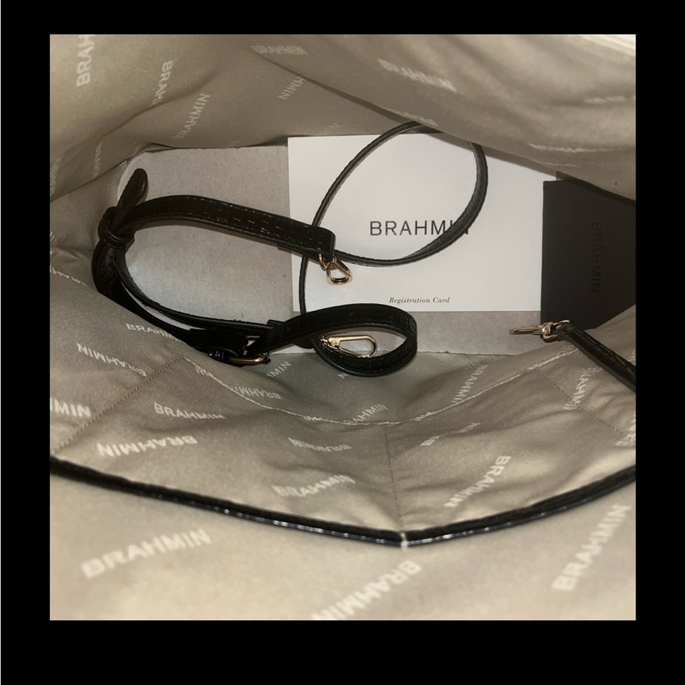 Brahmin “Duxbury” tote 

DIMENSIONS
12.8" W X 9.75" H X 5" D - Picture 2 of 4